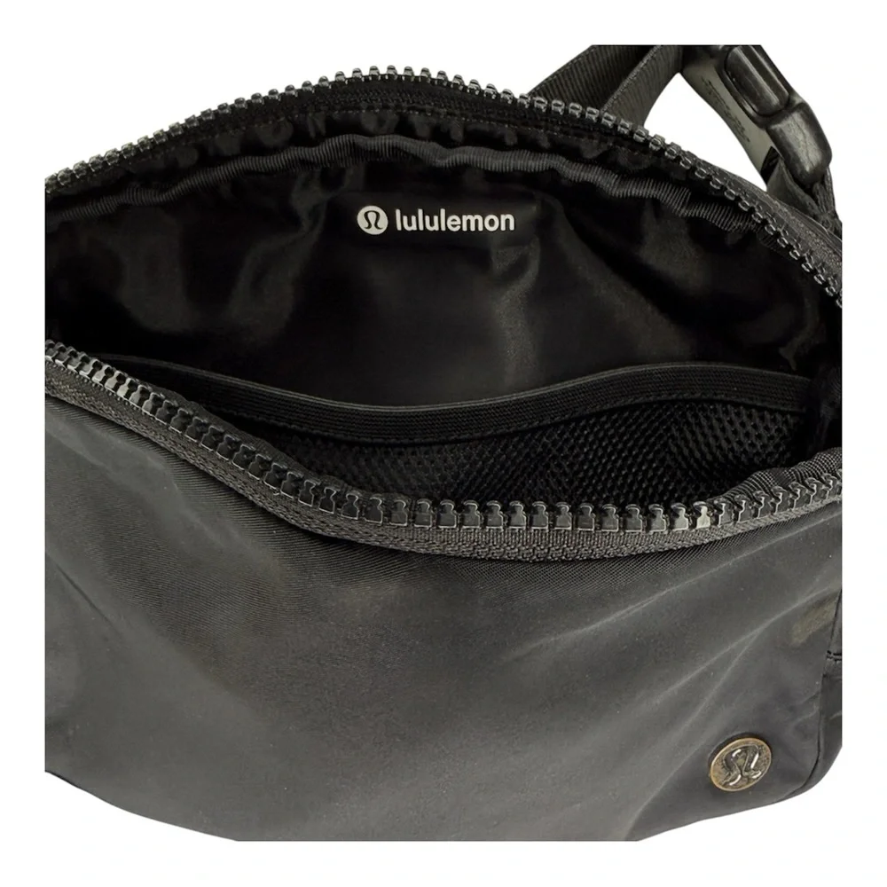 Lululemon Everywhere Belt Bag Black 1L Women’s OS - Picture 5 of 12